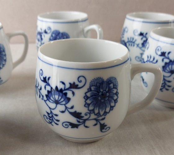 Lot 6 tasses / mugs banak, décor Blue Onion / porcelaine Tchécoslovaquie / Czech