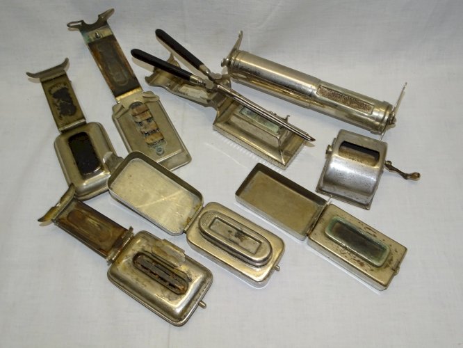 -LOT 7 DE RECHAUDS A ALCOOL DE BARBIER OU COIFFEUR + AIGUISEUR COLLECTION