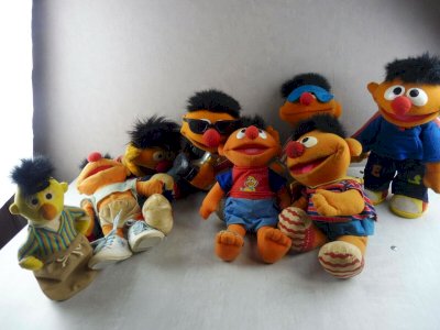 Lot of 8 plush toys Bart and Ernie / Bert & Ernie, including talking ones, Tyco, Fischer Price.