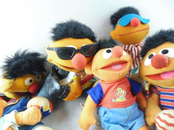 Lot 8 peluches Bart et Ernerst / Bert & Ernie dont parlants, Tyco, Fischer Price