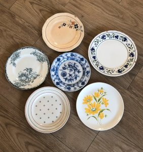 Lot d assiettes plates anciennes dépareillées