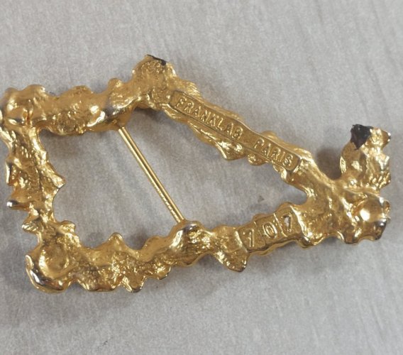 Lot d'anciennes broches / boucle de ceinture, en métal doré, Franklab Paris