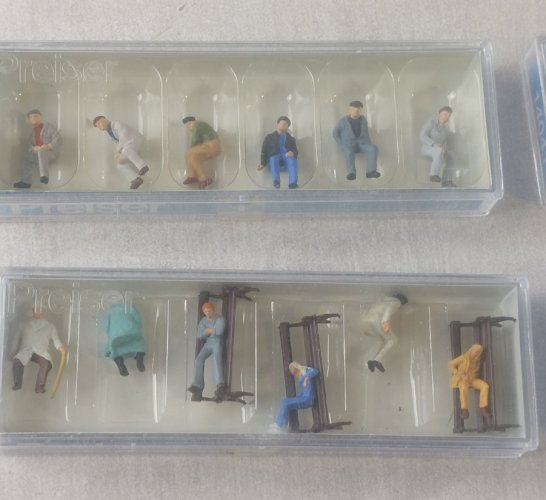 Lot d'anciennes figurines, maquette train HO, Preiser 14004 14041 14042 14084