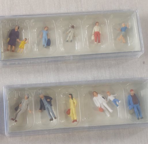 Lot d'anciennes figurines, maquette train HO, Preiser 14004 14041 14042 14084