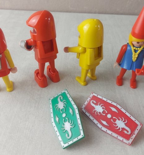 Lot danciennes figurines, médiévales / Moyen Age, astronaute, Playmobil Geobra