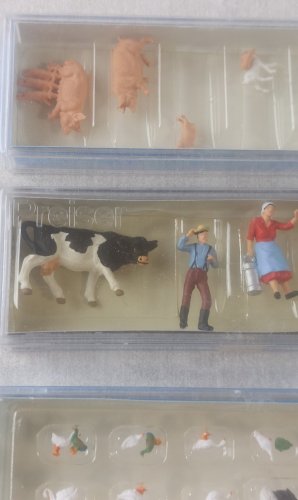 Lot d'anciennes figurines, pour maquette train HO, Preiser 10044 14162 14167