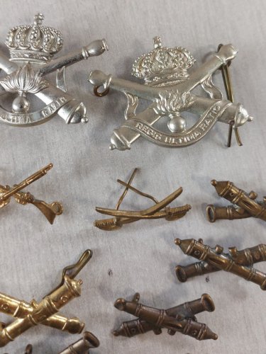 Lot d'anciennes insignes, divers ^