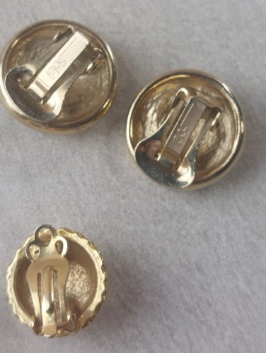 Lot danciennes paires de boucles doreilles clip, en métal doré, vintage