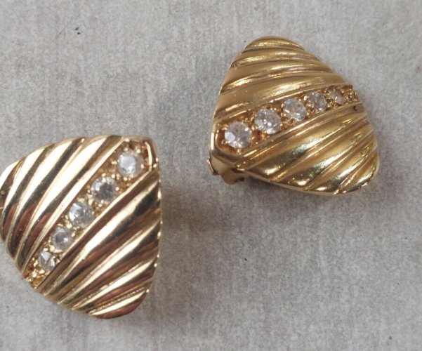 Lot d'anciennes paires de boucles d'oreilles, en métal doré, vintage