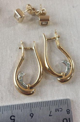 Lot d'anciennes paires de boucles d'oreilles, en métal doré, vintage