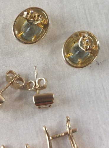 Lot d'anciennes paires de boucles d'oreilles, en métal doré, vintage