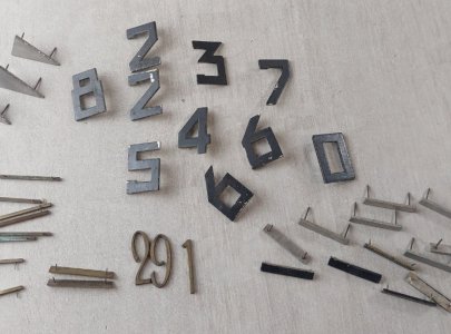 Set of vintage clock plates/numbers + outlines.