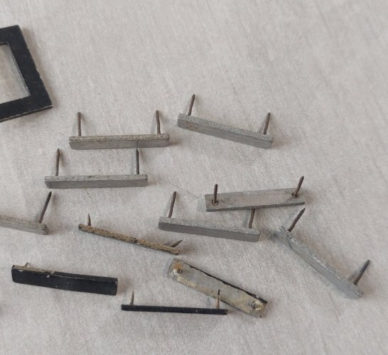 Lot danciennes plaques / chiffres + contours, pour horloge