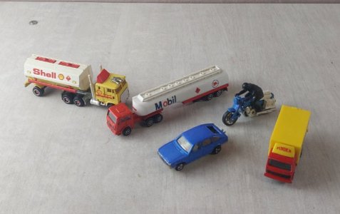 Lot d'anciens camions, en métal, Majorette, vintage