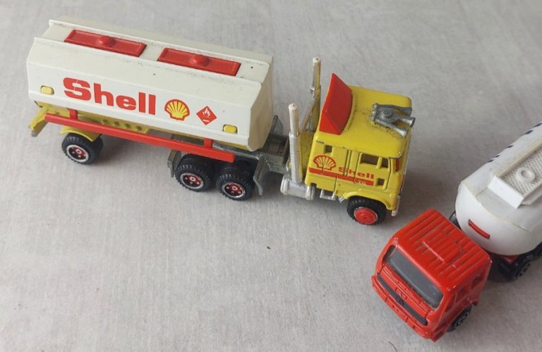 Lot d'anciens camions, en métal, Majorette, vintage