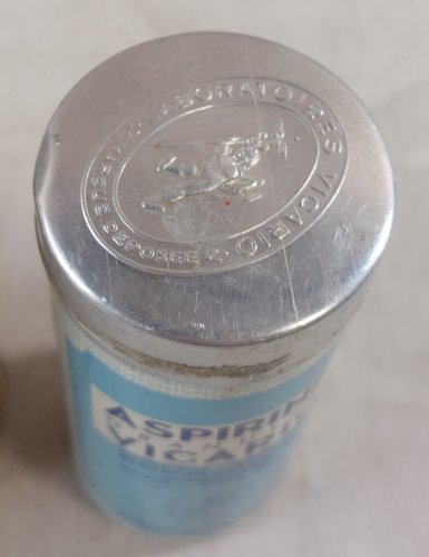 Lot danciens flacons / boîte de pharmacie, publicitaire, en tôle ^