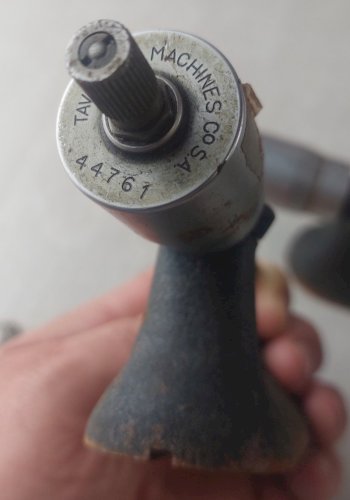 Lot d'anciens outils horloger, micromètres, comparateur, Bergeon Tavannes, Cary