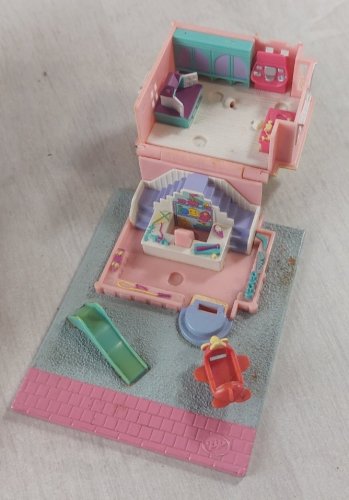 Lot d'anciens Polly Pocket, chapelle mariage + magasin de jouet, Bluebird
