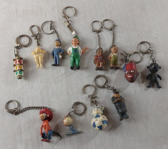 Lot d'anciens portes clés publicitaires, divers, vintage