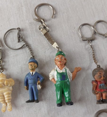 Lot d'anciens portes clés publicitaires, divers, vintage
