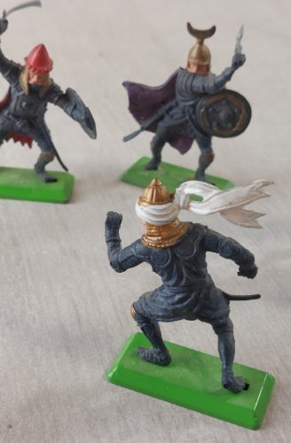 Lot d'anciens soldats, chevaliers / Moyen Age, Britains Deetail