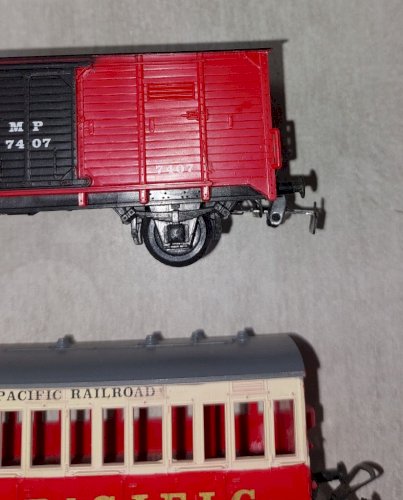 Lot d'anciens wagons / voitures, Union Pacific + Missouri Pacific, Piko, en HO