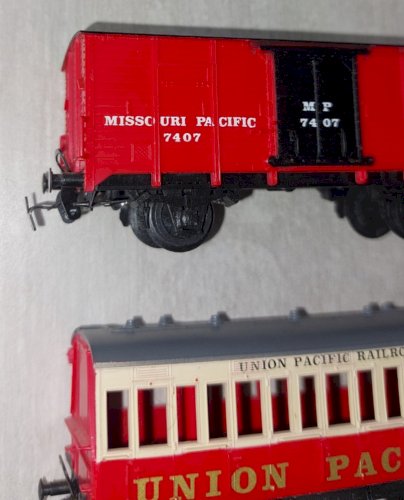 Lot d'anciens wagons / voitures, Union Pacific + Missouri Pacific, Piko, en HO