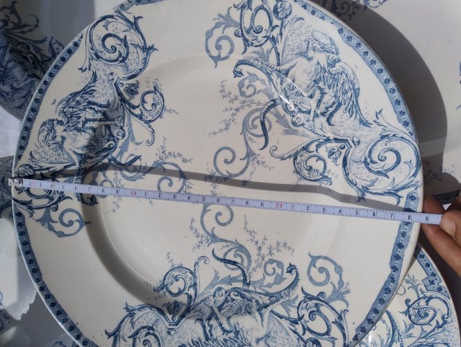 Lot d'assiettes kg Lunéville griffon 