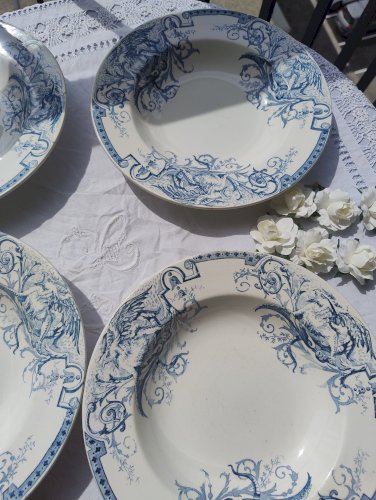 Lot d'assiettes kg Lunéville griffon 