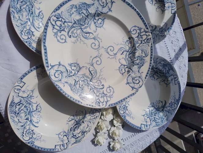 Lot d'assiettes kg Lunéville griffon 