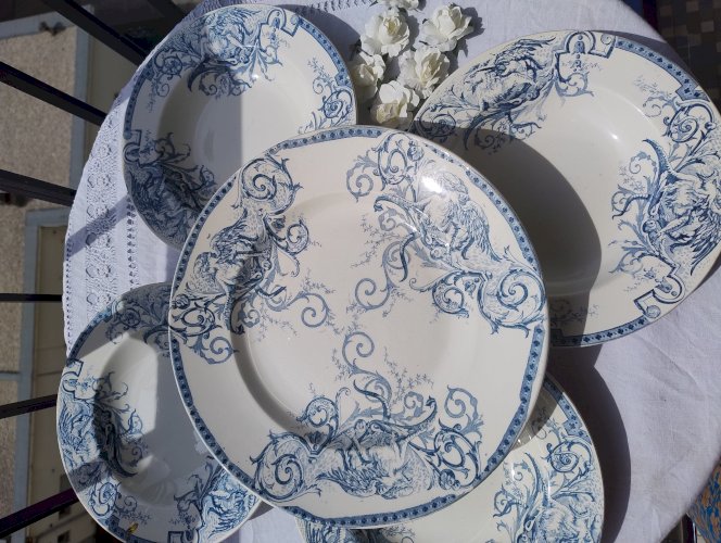 Lot d'assiettes kg Lunéville griffon 