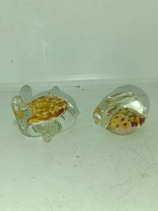Lot of 1 small glass sculptures in Murano style in good condition.