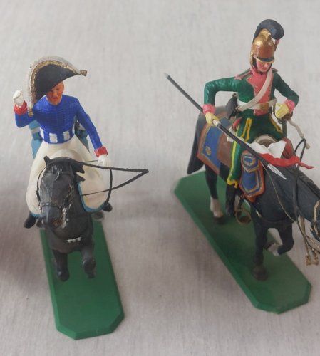 Lot de 10 anciennes figurines soldats / cavaliers, Historex, en plastique