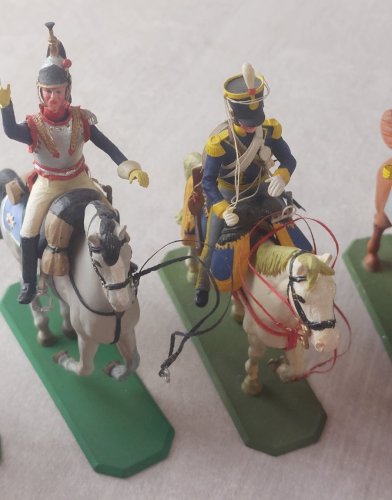 Lot de 10 anciennes figurines soldats / cavaliers, Historex, en plastique