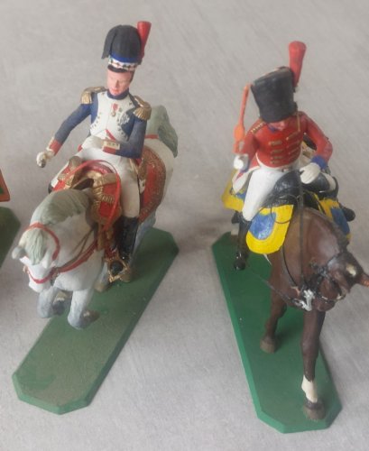 Lot de 10 anciennes figurines soldats / cavaliers, Historex, en plastique