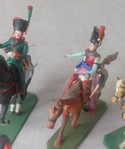 Lot de 10 anciennes figurines soldats / cavaliers, Historex, en plastique