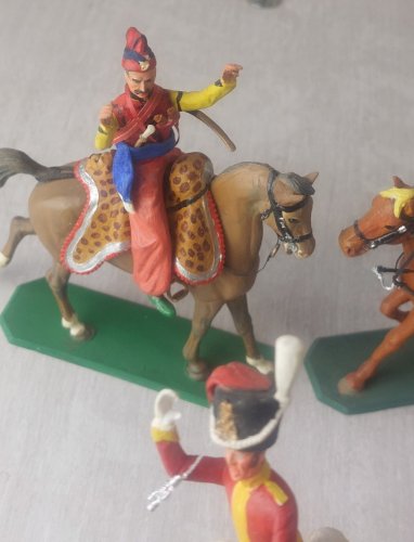 Lot de 10 anciennes figurines soldats / cavaliers, Historex, en plastique