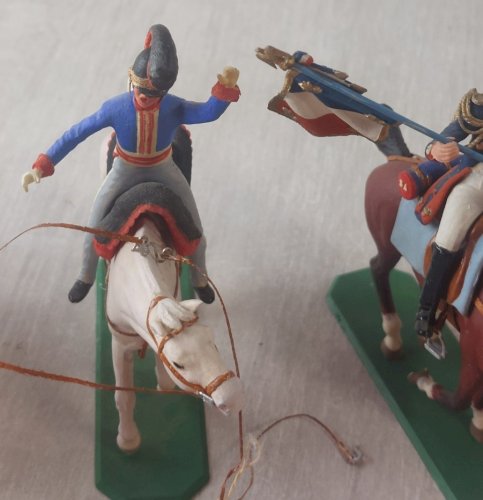 Lot de 10 anciennes figurines soldats / cavaliers, Historex, en plastique