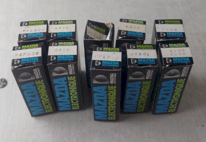 Lot de 10 anciennes lampes / ampoules, tubes radio, Mazda