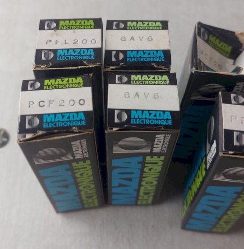 Lot de 10 anciennes lampes / ampoules, tubes radio, Mazda