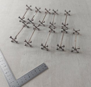 Set of 10 vintage cross knife rests, in silver-plated metal, Christofle style.