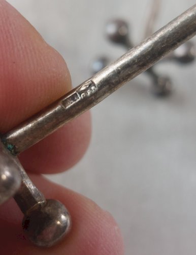 Lot de 10 anciens portes couteaux croix, en métal argenté, style Christofle