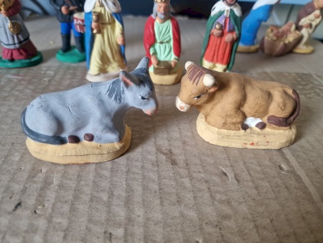 Lot De 10 santons , creche complete  CHAVE