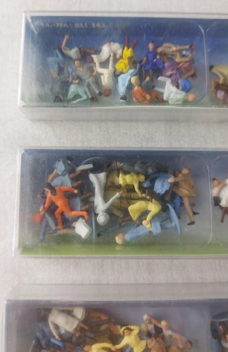 Lot de 108 figurines pour maquette train HO, Faller 153002 + 153001