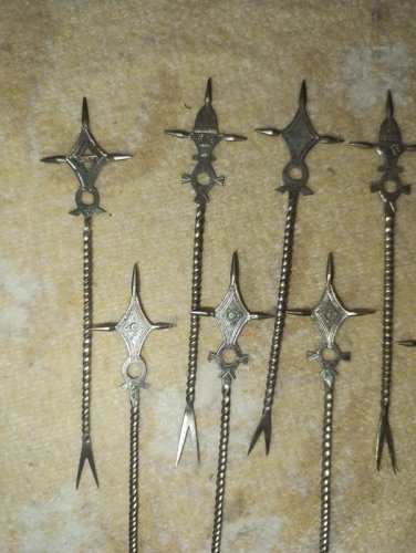 lot de 11 anciens petits piques touareg ? en bon etat