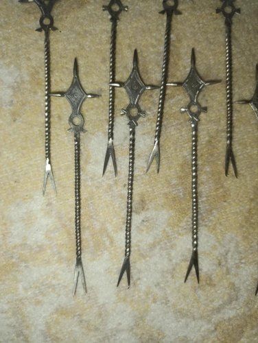 lot de 11 anciens petits piques touareg ? en bon etat
