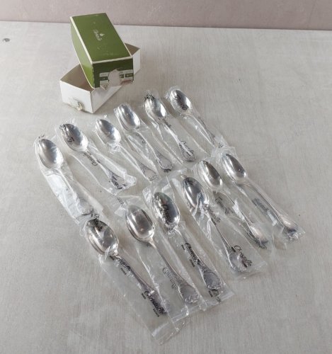 Lot de 12 cuillères à dessert, décor Marly, en métal argenté, Christofle ^