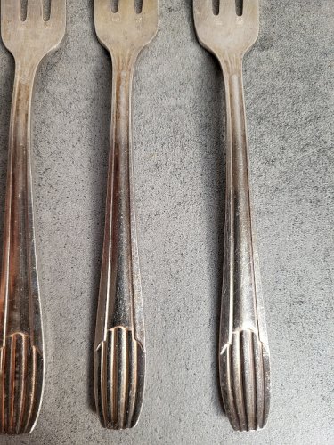 LOT DE 12 FOURCHETTES A GATEAU EN METAL ARGENTE
