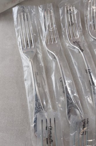 Lot de 12 fourchettes, décor Marly, en métal argenté, Christofle ^