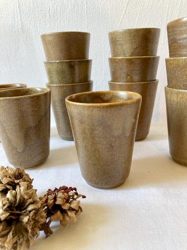 Lot de 12 gobelets en grès émaillé, Grès Pots Digoin